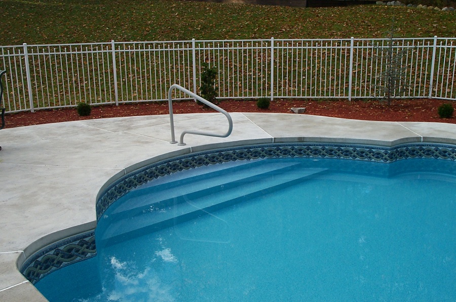 Cantilever pool coping